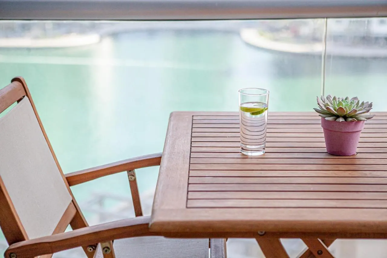 דירה דובאי Nasma Luxury Stays - Pastel-Colored Apt With Jaw-Dropping Marina Views